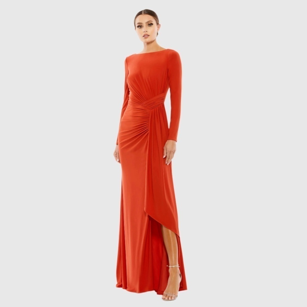 IEENA FOR MAC DUGGAL 26714 NWT
Ruched Long Sleeve Cowl Neck Gown